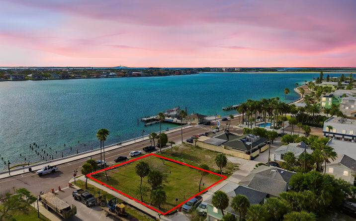 Pictures of Retail, Hospitality, Land property located at 808 PASS A GRILLE WAY, SAINT PETE BEACH, FL 33706 for sales - image #1