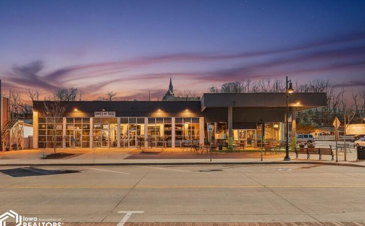 Pictures of Office, Retail property located at 713 Jefferson Street, Burlington, IA 52601 for sales - image #1