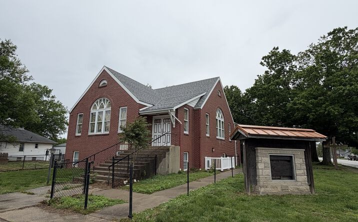 Pictures of Retail property located at 101 W Hardin Street, Centralia, IL 62801 for sales - image #1