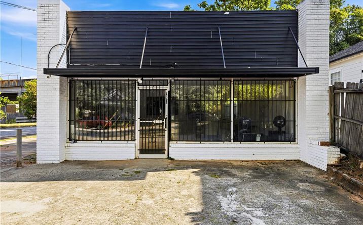 Pictures of Retail property located at 1469 Wadley Avenue, Atlanta, GA 30344 for sales - image #1
