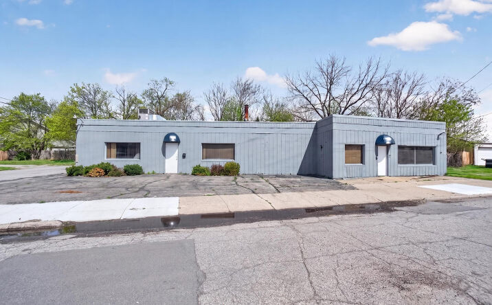 Pictures of Industrial, Retail property located at 204 Homewild Avenue, Jackson, MI 49201 for sales - image #1