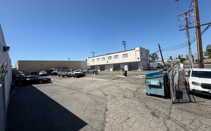Pictures of Industrial property located at 566 E. Dyer Road, Santa Ana, CA 92707 for sales - image #1