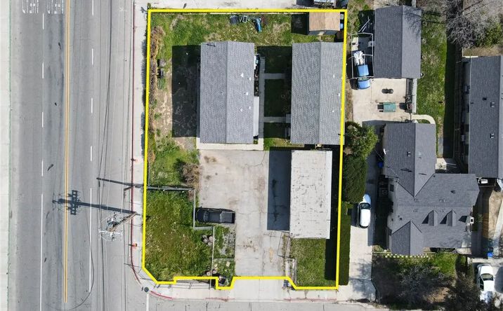 Pictures of Multifamily property located at 6915 Barton Street, San Bernardino, CA 92404 for sales - image #1