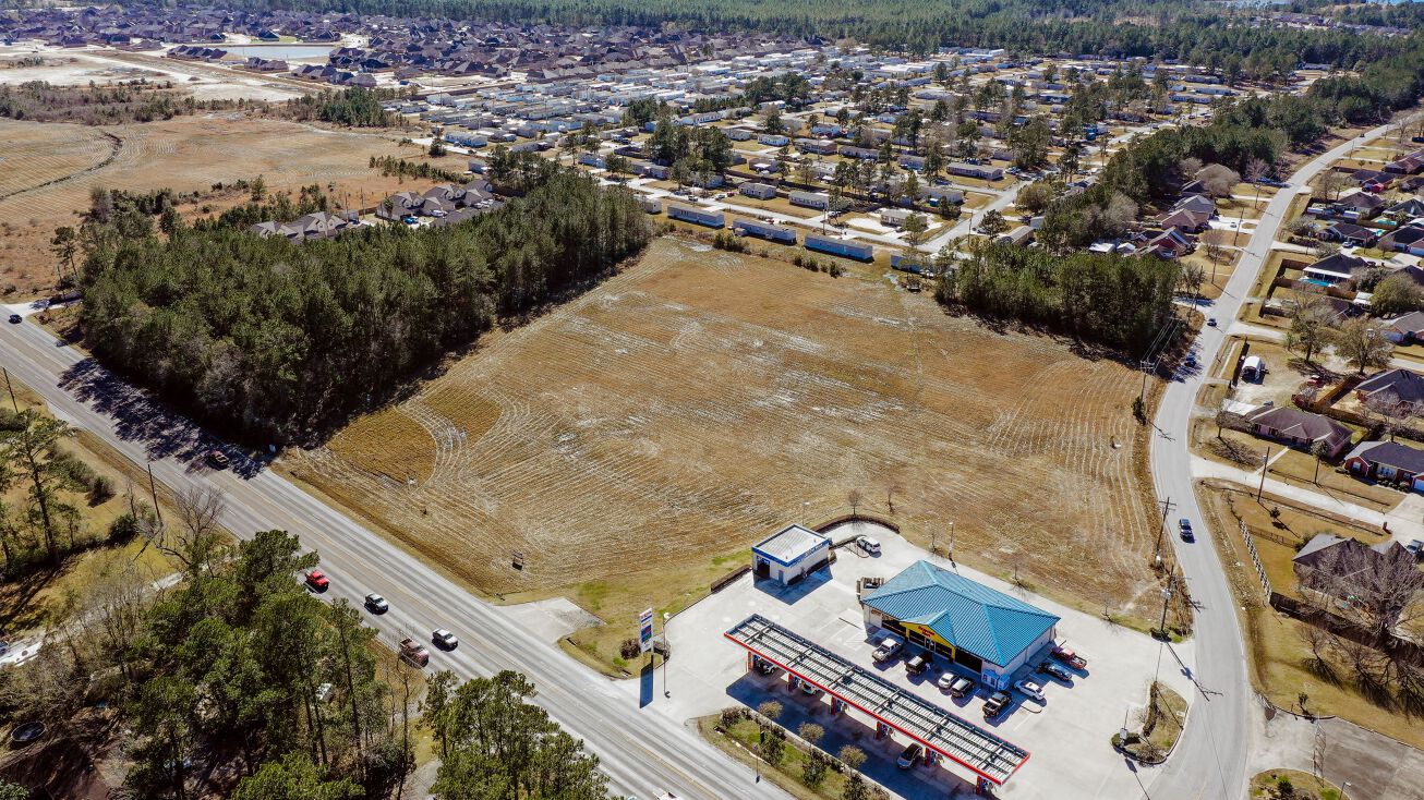 0 Hwy. 69, Lumberton, TX 77625 Land for Sale 11.9 Acres Wrapping a