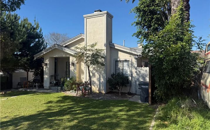 Pictures of Multifamily property located at 1965 Saint Louis, Signal Hill, CA 90755 for sales - image #1
