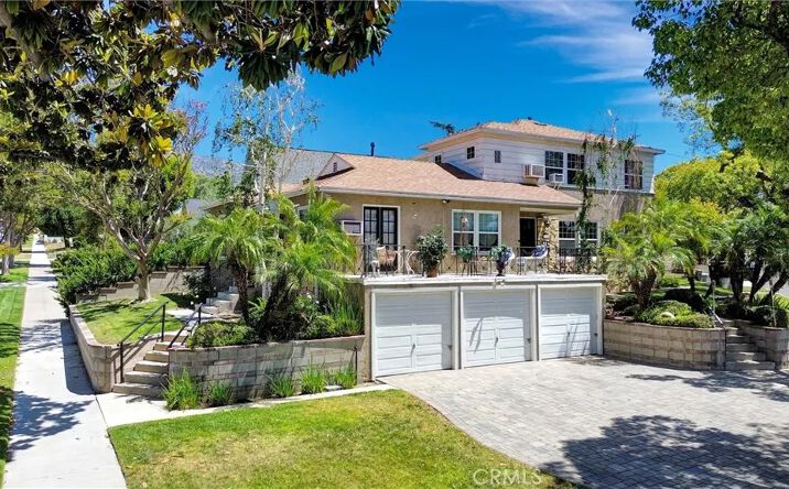 Pictures of Multifamily property located at 1120 East Avenue, Burbank, CA 91504 for sales - image #1