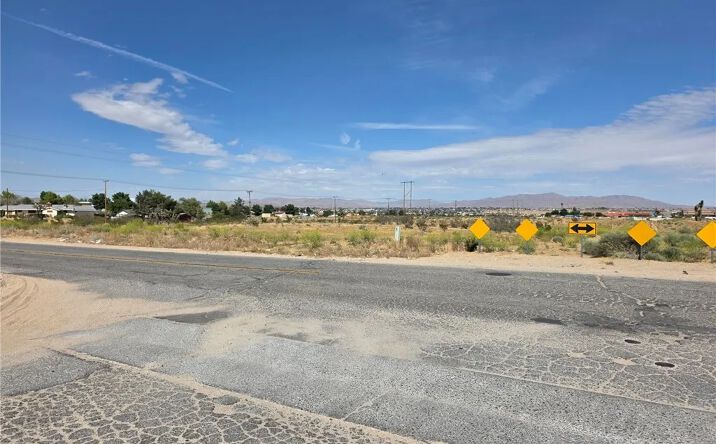 Pictures of Land property located at Tamarisk Rd, Victorville, CA 92395 for sales - image #1