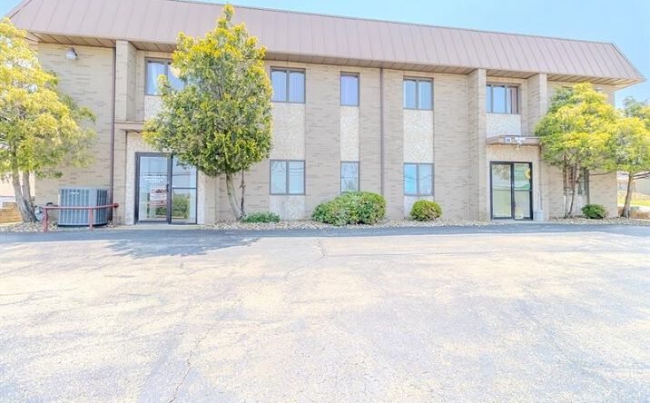 Pictures of Office, Mixed Use property located at 1027 W Main St, Mount Pleasant, PA 15666 for sales - image #1