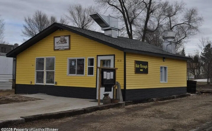 Pictures of Retail property located at 701 1st Ave E, Lemmon, SD 57638 for sales - image #1