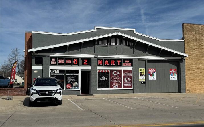 Pictures of Retail property located at 432 Main Street, Osawatomie, KS 66064 for sales - image #1