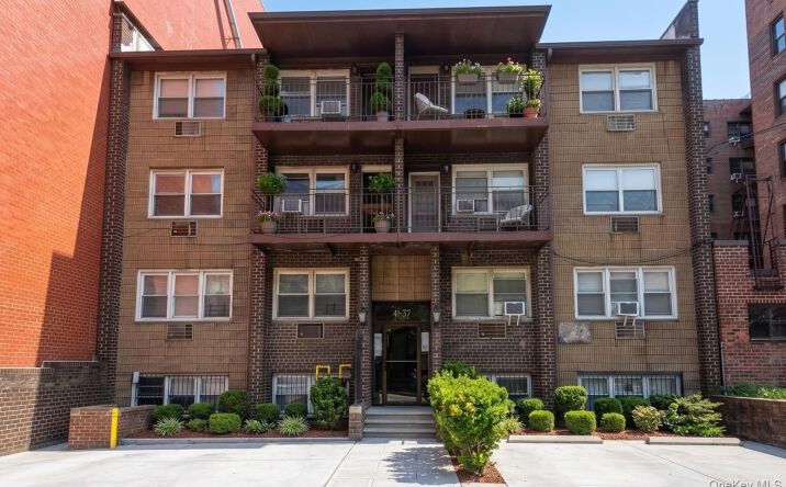 Pictures of Multifamily property located at 41-37 Parsons Boulevard, New York, NY 11355 for sales - image #1