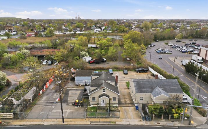 Pictures of Mixed Use, Retail, Industrial, Land property located at 433 Atlantic Avenue, Hempstead, NY 11572 for sales - image #1