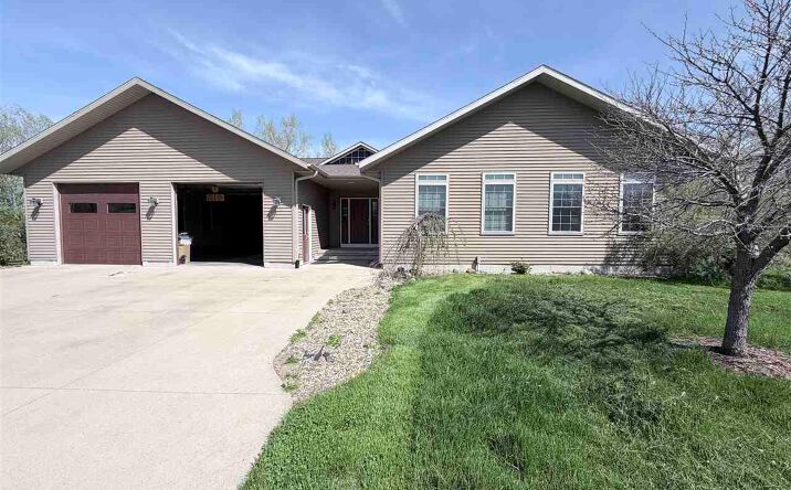Pictures of Land property located at 2575 58th 1, Vinton, IA 52349 for sales - image #1