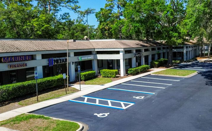Pictures of Retail property located at 550 Wells Rd, Orange Park, FL 32073 for sales - image #1