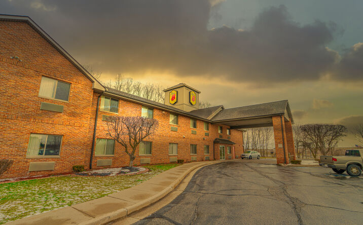 Pictures of Hospitality property located at 3005 John Howell Drive, Valparaiso, IN 46383 for sales - image #1
