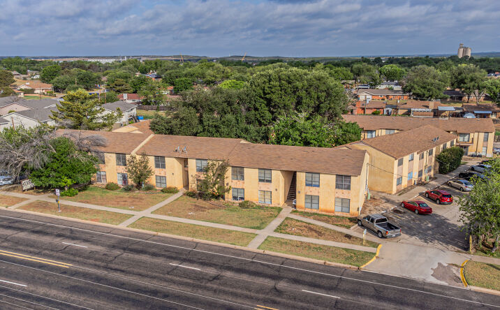 Pictures of Multifamily property located at 1715 HAILEY ST, SWEETWATER, TX 79556-1964 for sales - image #1