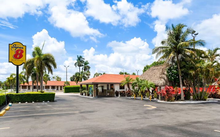 Pictures of Hospitality property located at 1202 N Krome Ave, Florida City, FL 33034 for sales - image #1
