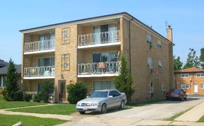 Pictures of Multifamily property located at 9516 S KOLIN AVE, OAK LAWN, IL 60453 for sales - image #1