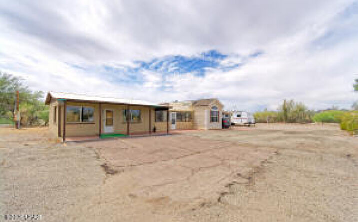 Pictures of Retail, Mixed Use, Special Purpose property located at 566 N Central Blvd, Quartzsite, AZ 85346 for sales - image #1