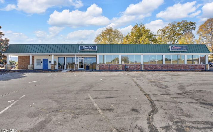 Pictures of Retail, Industrial property located at 401 Elm Street, Johnson City, TN 37601 for sales - image #1