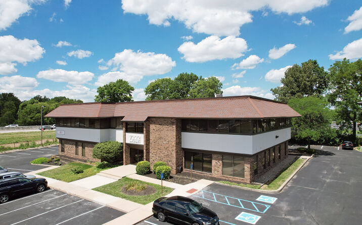 Pictures of Office property located at 7222 Shadeland Avenue, Indianapolis, IN 46250 for sales - image #1
