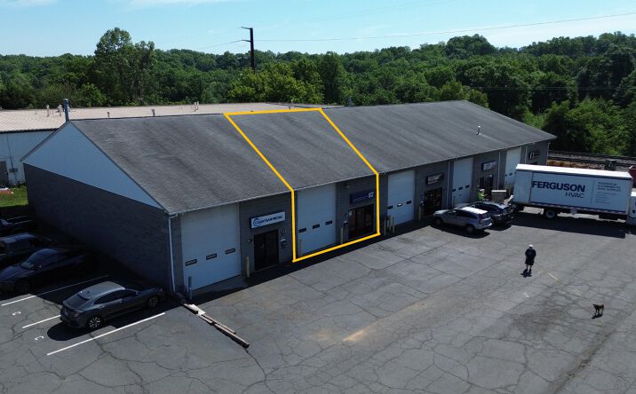 Pictures of Industrial property located at 9208 VENTURE CT, MANASSAS, VA 20111-4843 for sales - image #1