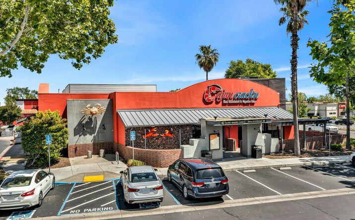 Pictures of Retail property located at 200 Nut Tree Parkway, Vacaville, CA 95687 for sales - image #1