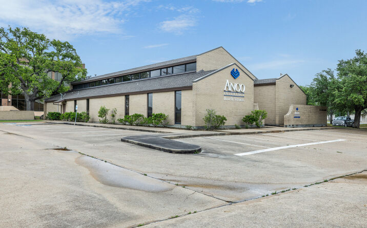 Pictures of Office property located at 1215 East Villa Maria Road, Bryan, TX 77802 for sales - image #1