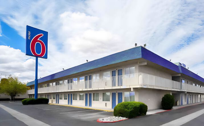 Pictures of Hospitality property located at 2514 Navajo Boulevard, Holbrook, AZ 86025 for sales - image #1