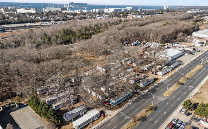 Pictures of Mobile Home Park property located at 5115 Jefferson Avenue, Newport News, VA 23605 for sales - image #1