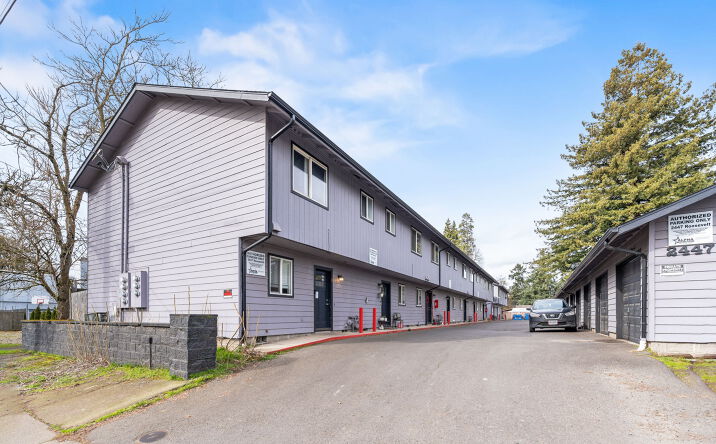 Pictures of Multifamily property located at 2447 Roosevelt Boulevard, Eugene, OR 97402 for sales - image #1