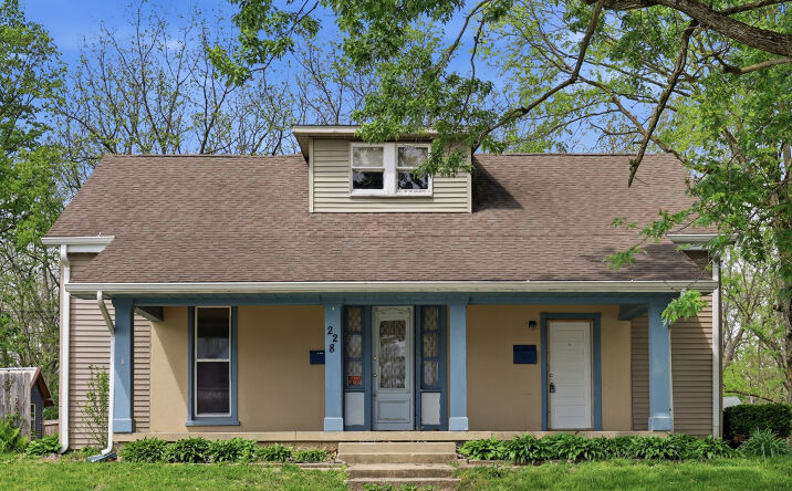 Pictures of Multifamily property located at 228 S MADISON ST, KNIGHTSTOWN, IN 46148 for sales - image #1