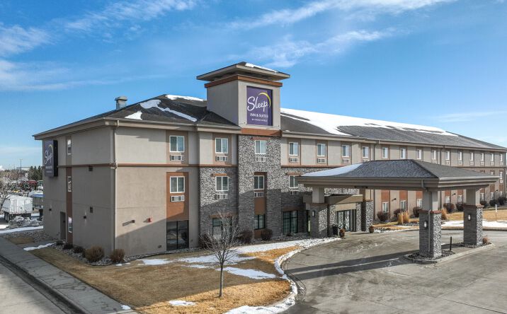 Pictures of Hospitality property located at 1350 South 42nd Street, Grand Forks, ND 58201 for sales - image #1