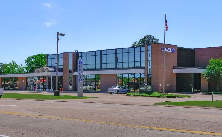 Pictures of Retail property located at 1935 Airline Drive, Bossier City, LA 71112 for sales - image #1