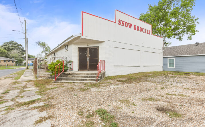 Pictures of Retail property located at 520 South Magnolia Street, Lafayette, LA 70501 for sales - image #1
