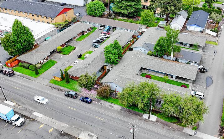 Pictures of Multifamily property located at 1049 SE Walnut St, Hillsboro, OR 97123 for sales - image #1