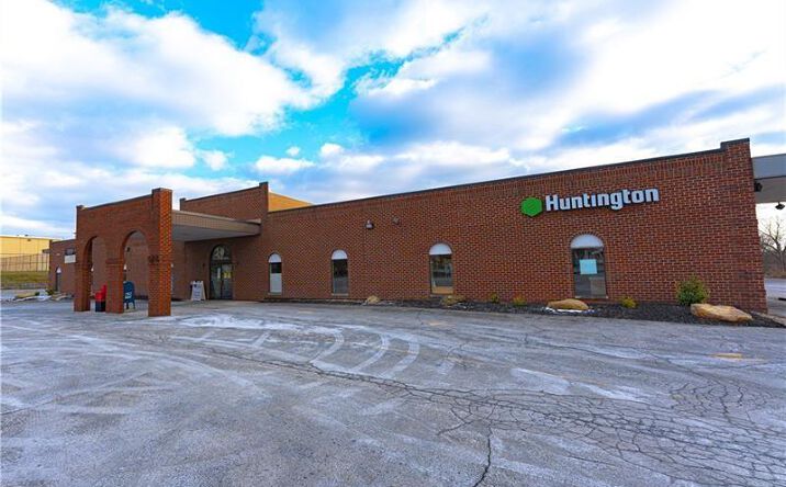 Pictures of Retail, Office property located at 2300 Freeport Rd, New Kensington, PA 15068 for sales - image #1