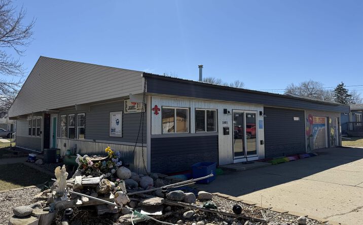 Pictures of Retail, Office, Mixed Use property located at 321 18TH ST NW, MINOT, ND 58703-2931 for sales - image #1