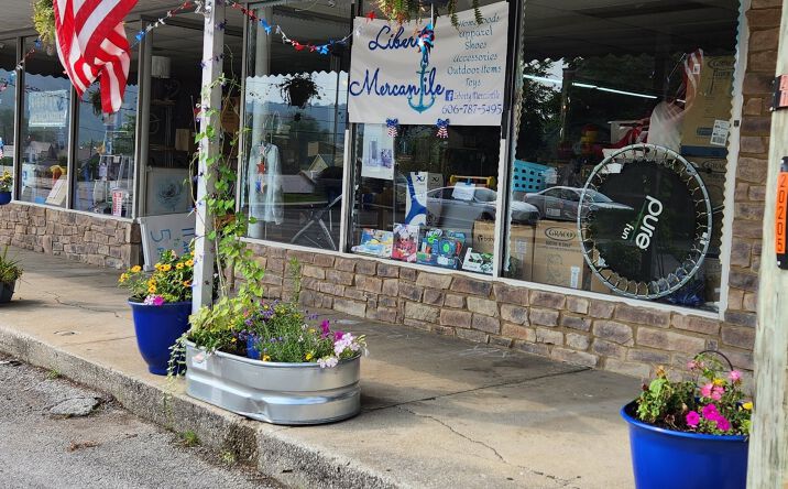 Pictures of Mixed Use property located at 654 Campbellsville St, Liberty, KY 42539 for sales - image #1