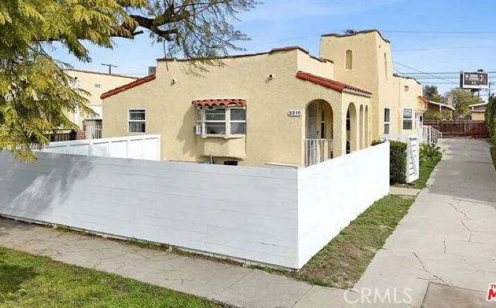Pictures of Multifamily property located at 2210 Clyde, Los Angeles, CA 90016 for sales - image #1