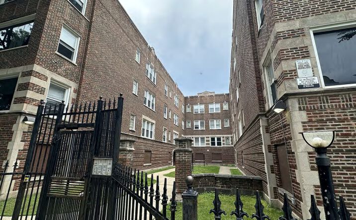 Pictures of Multifamily property located at 7601 S. Kingston Ave, Chicago, IL 60649 for sales - image #1