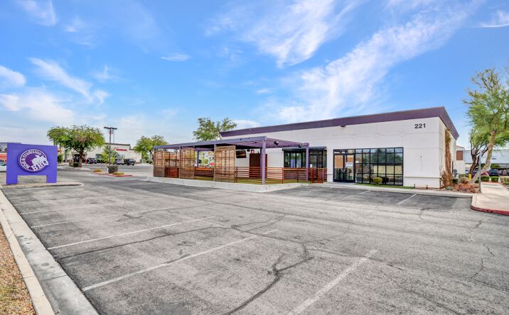 Pictures of Retail property located at 221 N STEPHANIE ST, HENDERSON, NV 89074-8060 for sales - image #1