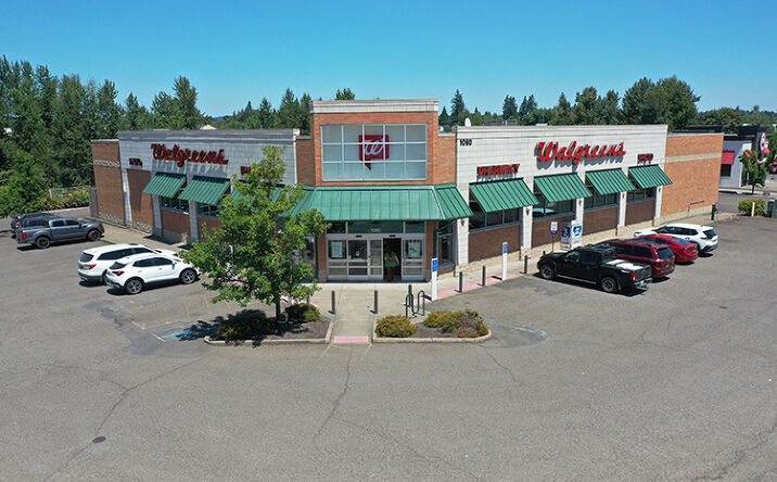 Pictures of Retail property located at 1080 SW FIRST AVE, CANBY, OR 97013 for sales - image #1
