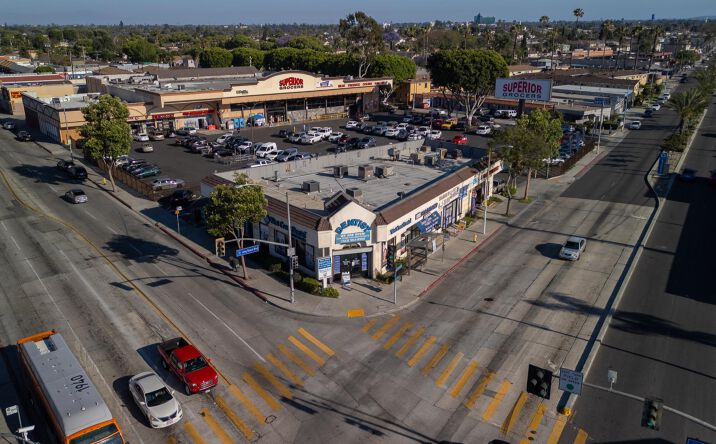 Pictures of Retail property located at 9910 Long Beach Boulevard, Lynwood, CA 90262 for sales - image #1