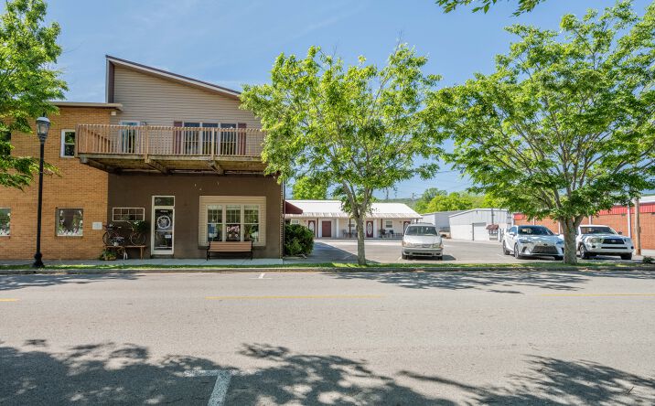 Pictures of Mixed Use property located at 3251 Main St, Pikeville, TN 37367 for sales - image #1