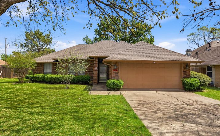Pictures of Multifamily property located at 324 Bowie Street, Forney, TX 75126 for sales - image #1