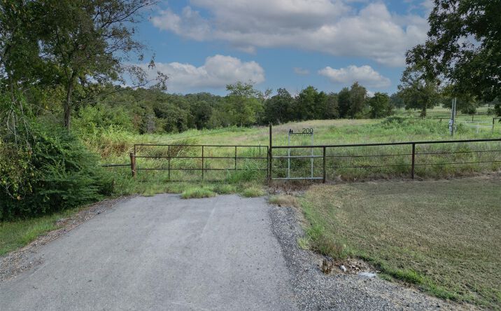 Pictures of Land property located at 200 Hickory Loop, McAlester, OK 74501 for sales - image #1
