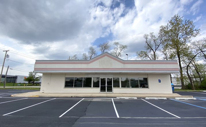 Pictures of Retail, Office property located at 2306 Calumet Avenue, Valparaiso, IN 46383 for sales - image #1
