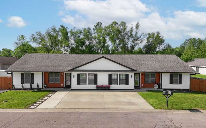 Pictures of Multifamily property located at 211 Wild Rose Lane, Marion, IL 62959 for sales - image #1