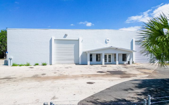 Pictures of Industrial, Self Storage property located at 5524 Independence Ct, Punta Gorda, FL 33982 for sales - image #1